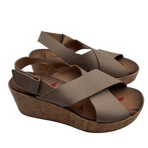 Clarks Stasha Hale Shoes Womens 8.5 US Silver Cross Strap Cork Wedge Sandals‎